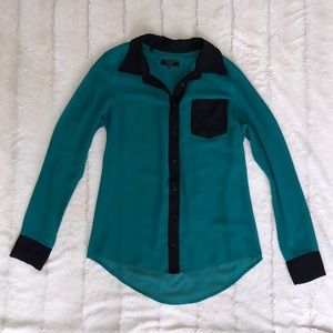 Green button-up sheer Guess blouse. Size XS.